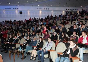 Genç öğrencilere başarı yolu çizdi